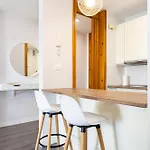 Apartament Home2book Cozy Urban Retreat With Balcony