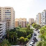 Home2book Cozy Urban Retreat With Balcony Apartament