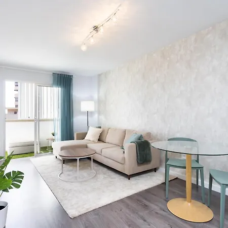 Home2book Cozy Urban Retreat With Balcony Apartament
